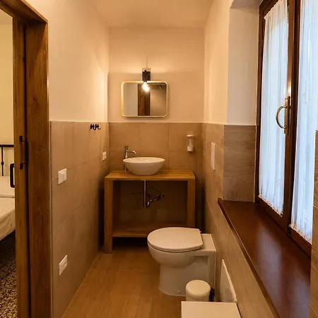 Casa Runcis بيت ضيافة 3*