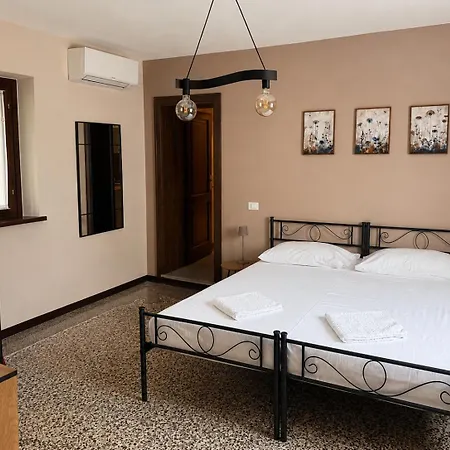 Casa Runcis